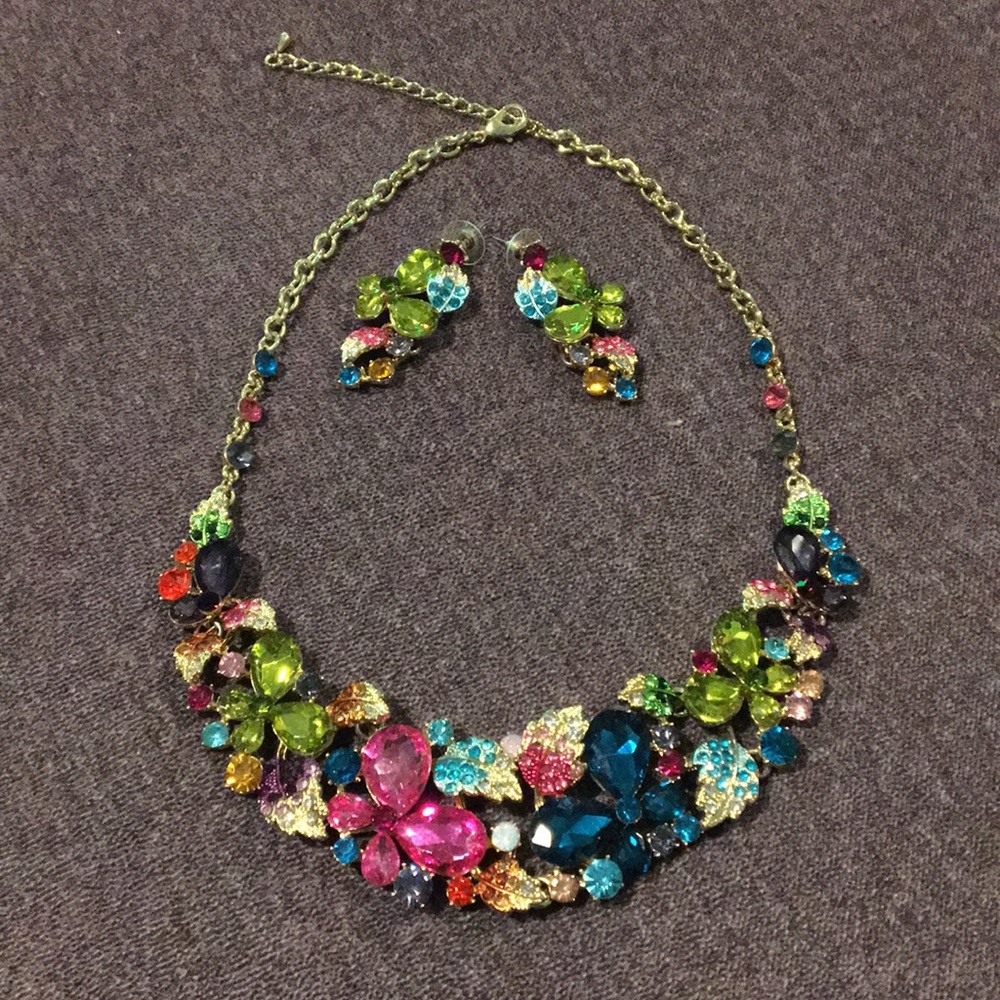 NWOT high-end Rhinestone rainbow butterfly set
